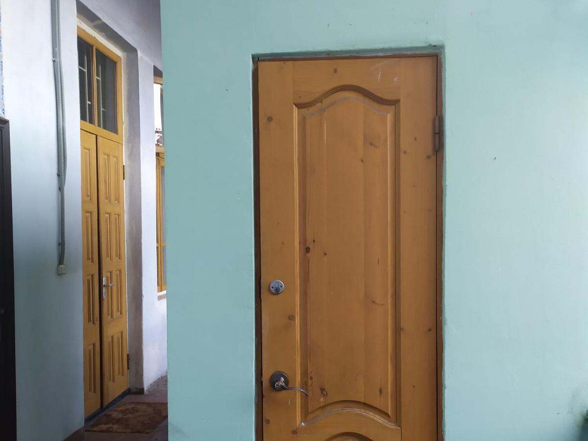 Студия В Центре Сухума Soechoemi Buitenkant foto
